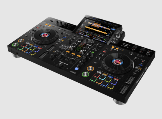 Pioneer DJ XDJ-RX3 Standalone DJ System Review zijkant