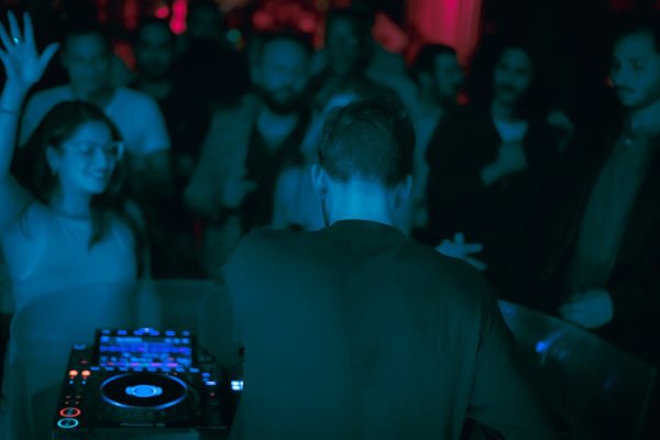 Hoe werkt de sync-knop (en mag je die gebruiken)?