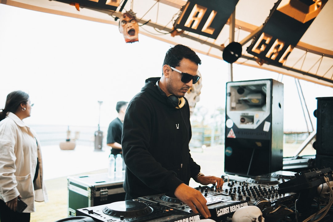 Hoe word je DJ zonder ervaring?