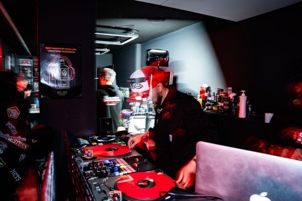 Kan je DJ'en met YouTube muziek?