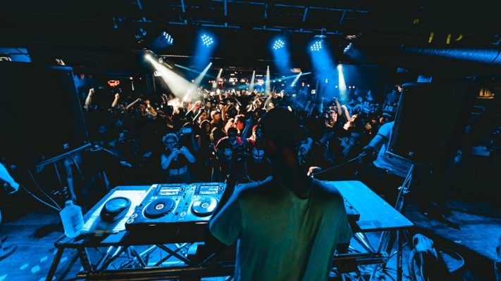 Hoe maak je een goede overgang tussen 100 BPM en 128 BPM?