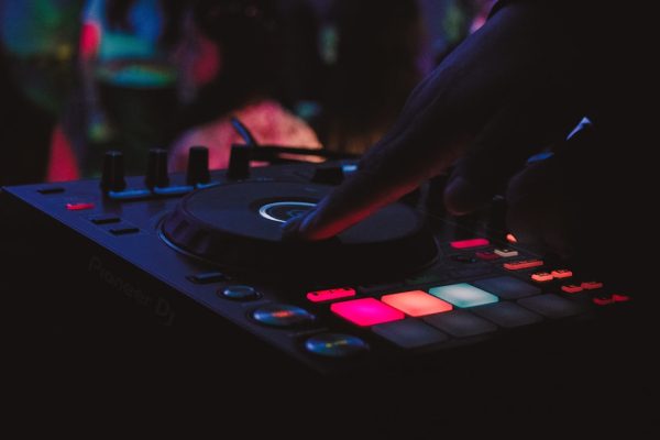Verschil tussen House en Techno draaien