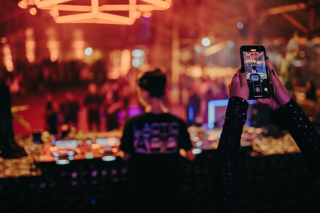 Verschil tussen een club DJ en een feest DJ