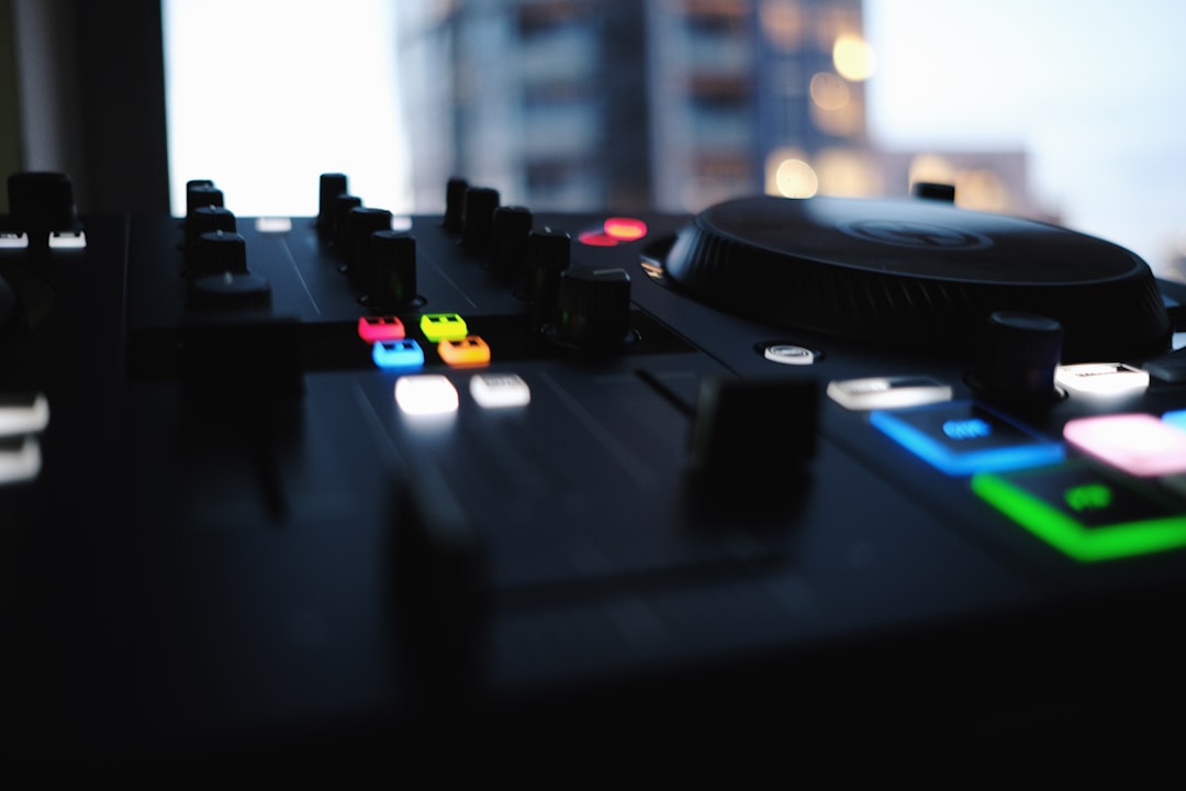Hoe mix je genres die niet bij elkaar passen?