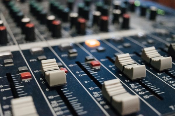 Wat is de rol van de monitor techneut op een festival?