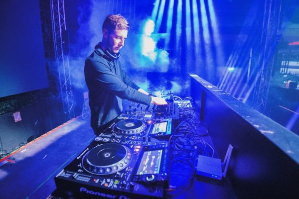 Het belang van een goede DJ-houding