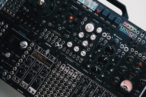 Moet je eigen nummers maken om beroemd te worden als DJ?