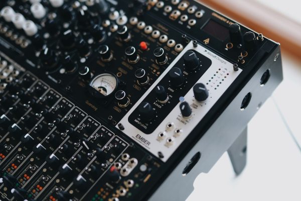 Verschil tussen een DJ en een producer